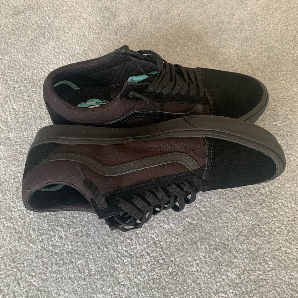 Vans old skool. Comfy Cush.